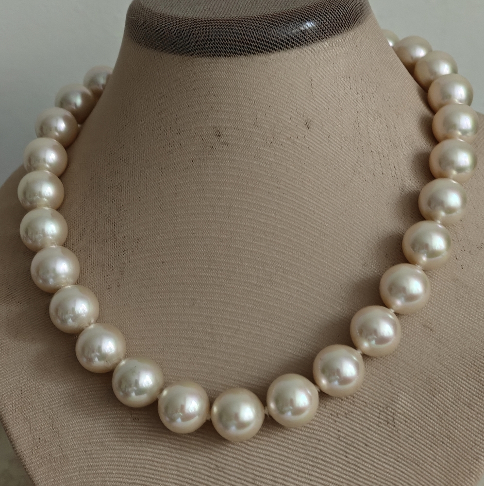 Exquisite Majorica Ball Pearls 15mm Necklace Gilt Silver 925 Clasp